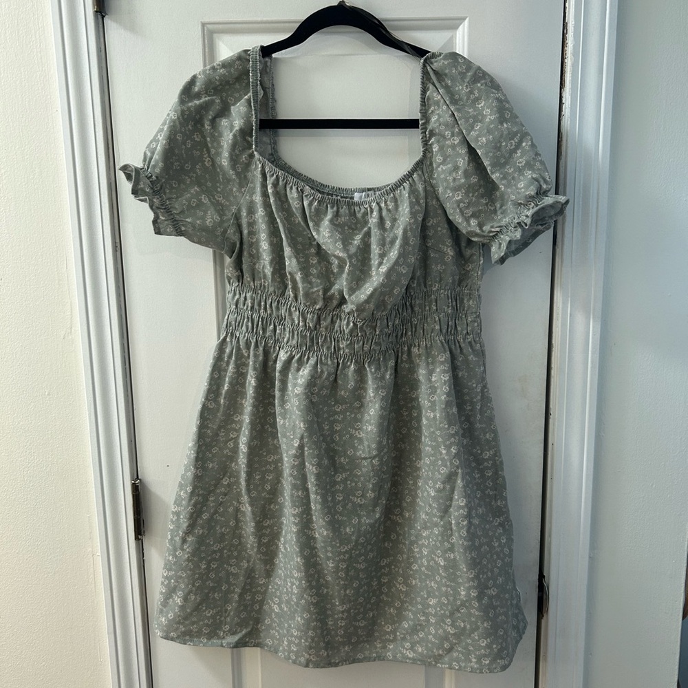 Iris Light Green dress